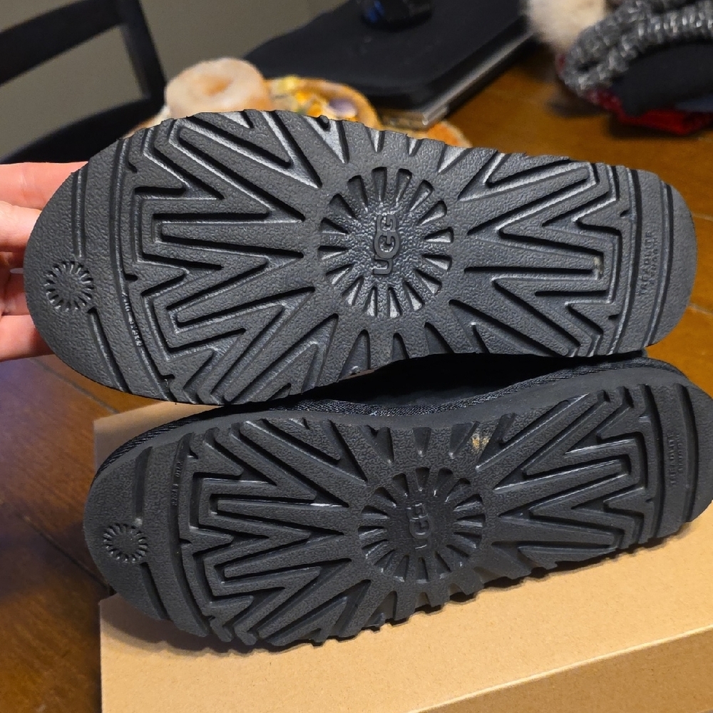 UGG Classic Ultra Mini Black Boot - Picture 8 of 10